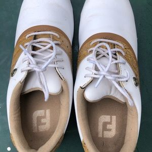 Golf shoes by foot joy 8 m great condition